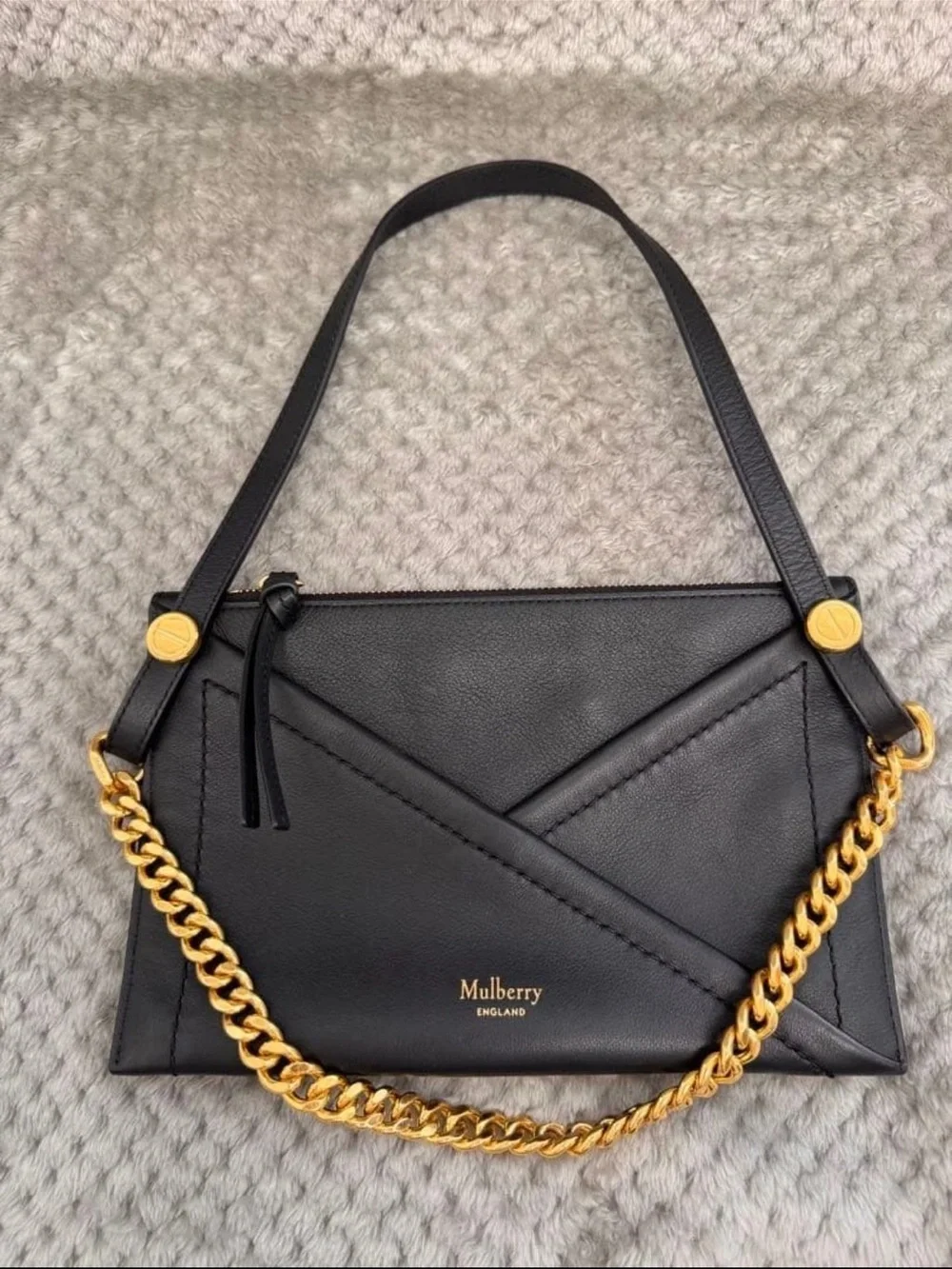 Mulberry Black Leather Shoulder Bag with Gold Chain Accent